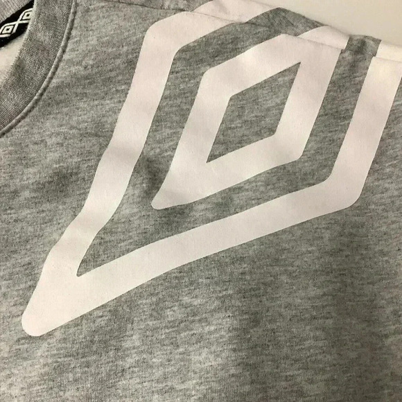 Umbro Grey Crop Size XXL Sweatshirt. Preowned - Picture 4 of 6
